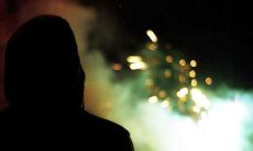 令人怀疑、令人失望的感情，带来极度的伤痛和心理冲击