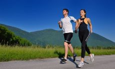 如何选择并使用适合跑步的启动口号，并在跑步中坚持下去？