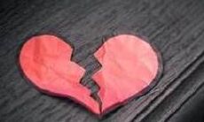 当手机不慎摔落时带来的心碎感受：一句难以言表的痛苦之情