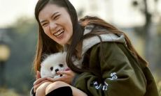 「爱笑的女孩,时而俏皮时而温暖,每个句子都含着唯美的意蕴」