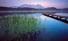 结交一个人需要依赖缘分,了解一个人则需要耐心和时间的相伴靠伴随而成