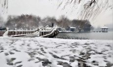 在江南冬日里流连美妙语句: 描写江南冬季的美丽的句子