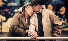 情感充沛的表达:感人至深的伤感爱情句子