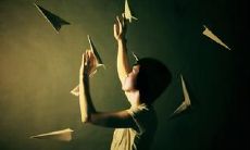 令人心痛的无助感与悲伤:令人沉思的伤心句子