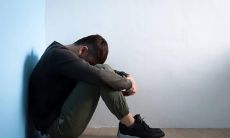 表达失望情绪的长句子：我对我的上级领导深感沮丧和失望，因为他们没有兑现对我的期望，没有提供足够的支持和指导，以及未能识别和重视我的成就和贡献