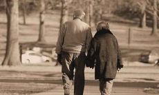 当亲情面临考验时,让人失望的最痛苦的句子:失去对兄弟姐妹之间的信任和依赖感