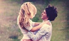 用比喻形容爱情的珍贵和美好的句子