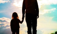 感恩父母——一份手抄报展现的感恩之情：赞美祖父母和父母的语句，感恩之心表达于手写箴言