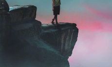 一连串流淌满心事的悲痛句子，描绘内心分裂与伤痛感受