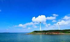 当无法开口说话、内心疲惫纠结，蜷缩在床榻中沉溺于睡眠的句子