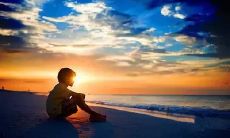 在内心深处感受到孤独的句子，似乎周围的世界令人感到孤独无依