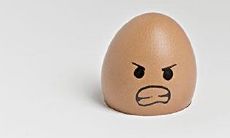 在追求内心平和与成长过程中，不要让怨恨缠绕心头：探究一句彰显智慧的励志格言