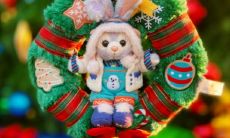 A compilation of concise and meaningful Christmas greetings in English with translations.