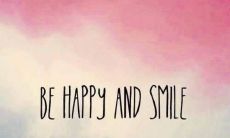 一系列欢乐的活动：描绘带有快乐、兴奋和愉悦的动作的长句子