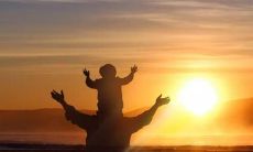 深感懊悔的自责话语:对自己的行为充满遗憾的句子