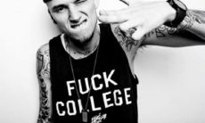 使用单个句子即可令小人秒杀，无需绕弯子