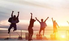 不努力年轻时，老了后悔的惨痛经历：深思熟虑、珍惜时间，激励前行，助你终生无悔！