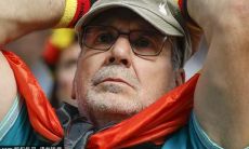 深情苦楚流露无遗的令人心酸且带有无奈与失望情绪的句子