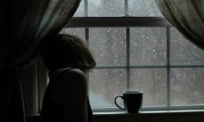 我对我酒鬼老公的行为感到失望,这种失望持续了很长时间