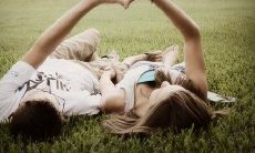 令人动容的令人感动的深情句子，关于爱情的珍贵表达方式