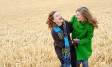 发扬女性之间互助互爱的力量：留下让姐妹心情愉悦的美好话语