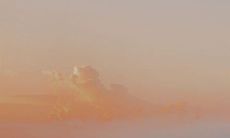 让对方感同身受的伤心句子,深情拨动心弦,伤痛之力如滴血长流